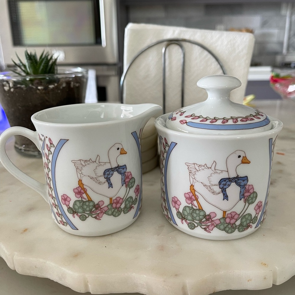 Eliza Duck for Shafford Shawn Mory McMillion Japan, sugar bowl and creamer